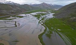 Yağışlar sonrası Güzeldere Menderesleri göle döndü