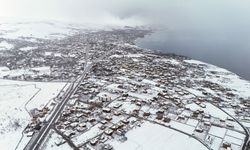 Nisan’da beyaza bürünen Ahlat, havadan görüntülendi