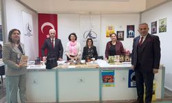 23. Ankara Kitap Fuarı’nda Ahmet Alptekin’e yoğun ilgi