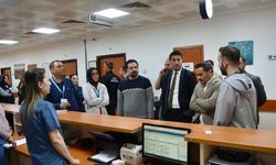 Bitlis’te akşam poliklinikleri devam ediyor: Sağlık çalışanlarına moral ziyareti