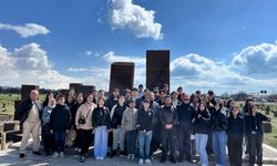 Giresunlu öğrenciler Ahlat’ın tarihi mekanlarını gezdi