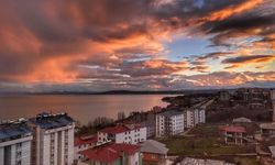 Ahlat'ta gün batımı kızıllığı görsel şölen oluşturdu