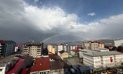 Tatvan’da yağmur sonrası gökkuşağı oluştu