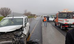 Tatvan’da iki araç çarpıştı : Maddi hasarlı kaza