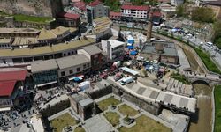 Bitlis çarşısında bayram hareketliliği devam ediyor