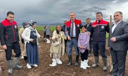 Ağrı'da 2 bin 500 çiftçiye 50 bin meyve fidanı desteği