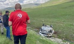 Elazığ'da kontrolden çıkan otomobil şarampole uçtu: 3 yaralı