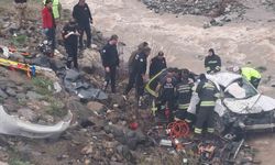 Erzincan'da dereye uçan araçta facia: 2 ölü, 1 ağır yaralı