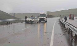 Erzurum-Erzincan karayolundan zincirleme kaza: 3 yaralı
