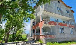 Hasköy’de bir evi yılanlar sardı