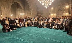 Her hafta bir cami geleneği sürüyor