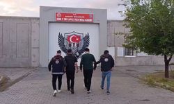 İnsan ticareti suçundan aranan 2 şüpheli, sınır kapısında yakalandı
