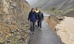 Kemaliye’de sel felaketi: Yol çift yönlü trafiğe kapandı