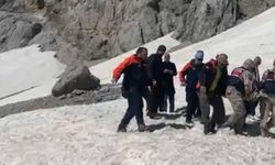 Mahsur kalan vatandaş saatler süren çalışmayla kurtarıldı