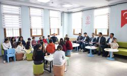 Muradiye'nin minik yazarları ilk kitaplarını imzaladı