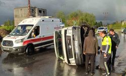 Muş’ta dolu yağışı kazaya neden oldu: 2 yaralı