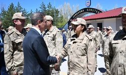 Vali Baruş, emniyet ve jandarma personelleriyle bayramlaştı