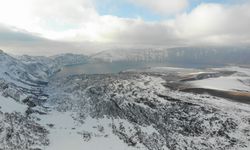 Nemrut Krateri’nde kar manzarası sürüyor