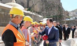 Vali Karakaya’dan işçilere 1 Mayıs ziyareti