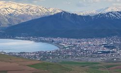 Tatvan’ın heybetli görüntüsü görsel şölen oluşturdu