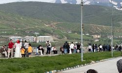Tatvan sahili bayramın ikinci gününde doldu taştı