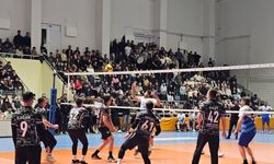 Adilcevaz’da kurumlar arası voleybol turnuvası tamamlandı