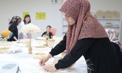 Bitlisli Kadınlar Sepet Örerek Aile Ekonomisine Katkı Sağlıyor