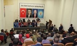 AK Parti Bitlis Teşkilatı Bayramlaşma ve Danışma Meclisi Toplantısında Bir Araya Geldi