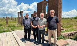 Tarih araştırmacıları ve yazarlardan Ahlat’ın tarihi mekânlarına ziyaret