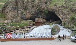 Bahçesaray'daki doğal kaynak ilgi görüyor