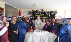 Bulanık'ta okuma yazma öğrenen 50 kadın mezuniyet heyecanı yaşadı