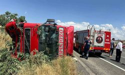 Elazığ'da kontrolden çıkan tır devrildi: 1 yaralı