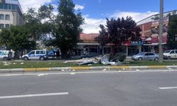 Erzincan'da kuvvetli rüzgar hasara yol açtı
