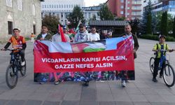 Erzurum'da sağlıkçılar 137'inci kez Gazze için bir araya geldi