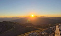 Nemrut'ta günün en özel anları ziyaretçilerin gözdesi oldu