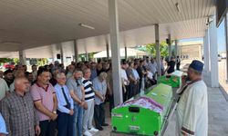 Silahlı saldırıda hayatını kaybeden anne ve kızı defnedildi