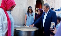 Yusuf Paşa Bedesteni'nde aşure ikramı yapıldı