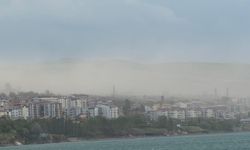 Ahlat’ta toz bulutu şaşırttı