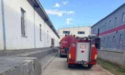 Bitlis OSB’de tekstil fabrikasında yangın: 15 işçi dumandan etkilendi
