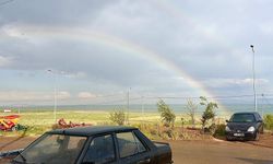 Ahlat’ta yağmur sonrası renkli manzara