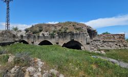 Adilcevaz'da ki Lale (Zal) Paşa Hanı ilgi bekliyor