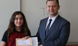 Tatvan’da öğrenciler karne sevinci yaşadı