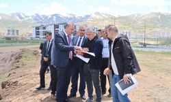 Rektör Elmastaş kampüsteki yatırımları ve projeleri yerinde inceledi
