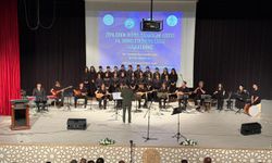 Bitlis’te sanat dolu gece: İki lisenin koroları aynı sahneyi paylaştı