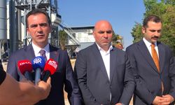 Vali Karakaya Asfalt Plentini İnceledi: Hedef 300 Kilometre Sıcak Asfalt
