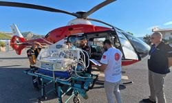 Başkale’de dünyaya gelen bebek helikopter ambulansla Bitlis’e sevk edildi