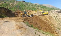 Ağrı'da köy yollarında bakım ve altyapı çalışmaları devam ediyor