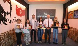 Ağrı'da 'Sağlıklı Nesil Sağlıklı Gelecek' yarışmalarında dereceye giren öğrenciler ödüllendirildi