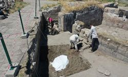 Ani Örenyeri'nde 900 yıllık erzak deposu keşfedildi