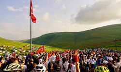Ardahan'da bulutlar Atatürk silüetine izin vermedi